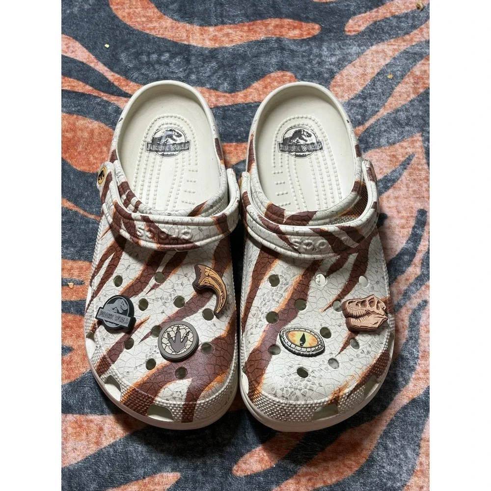 Crocs Jurassic World Classic Clog Shoes LIMITED EDITION Camo Men's 11 Jibbitz
